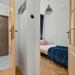 Appartamento Bright For 5 In Center By Renters