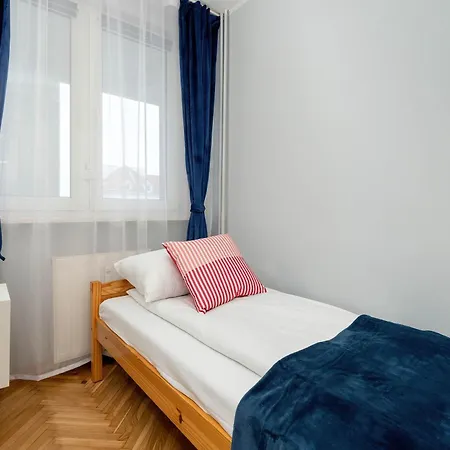 Bright For 5 In Center By Renters Gdynia