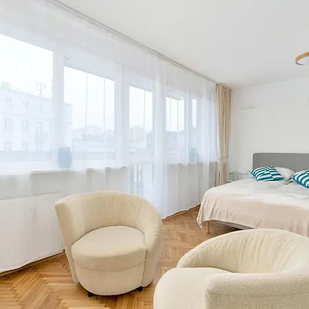 公寓 Bright For 5 In Center By Renters 格丁尼亚