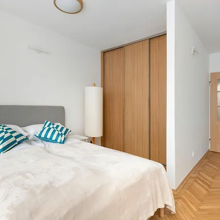 Bright For 5 In Center By Renters Apartament