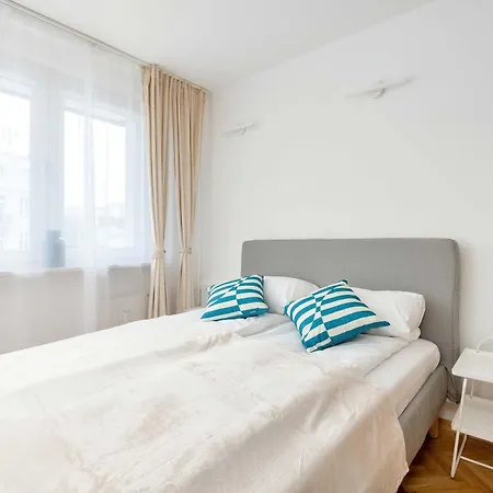 Apartament Bright For 5 In Center By Renters