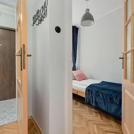 Apartament Bright For 5 In Center By Renters