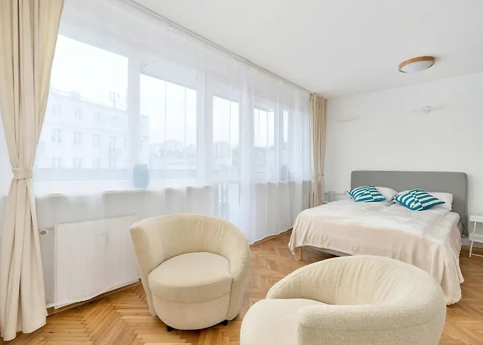 Apartament Bright For 5 In Center By Renters Gdynia