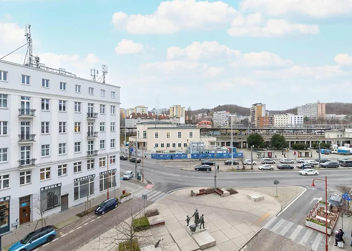 Bright For 5 In Center By Renters