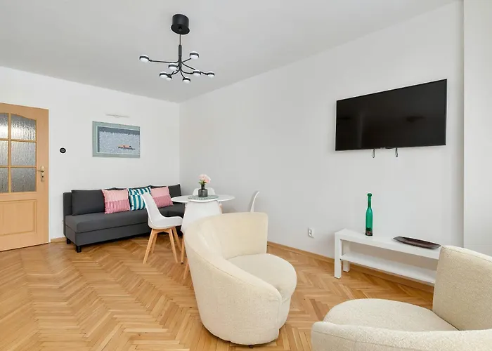 Apartament Bright For 5 In Center By Renters *