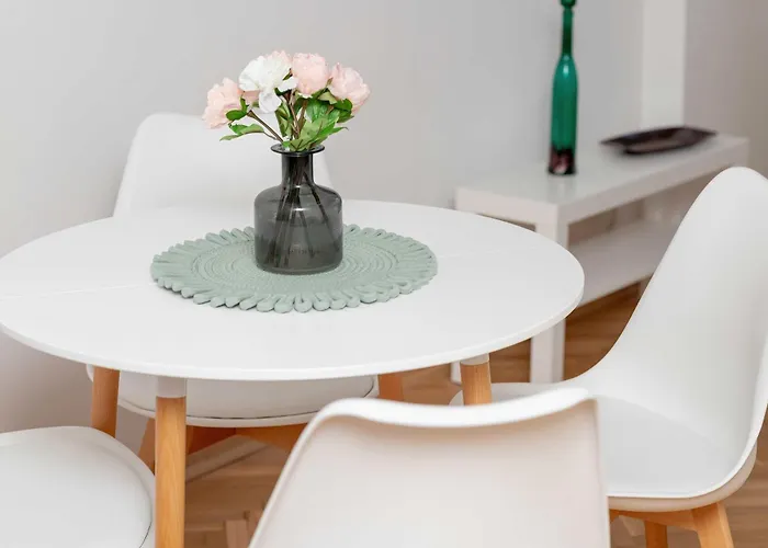 Apartament Bright For 5 In Center By Renters Gdynia