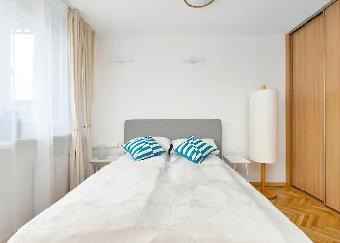 Apartament Bright For 5 In Center By Renters