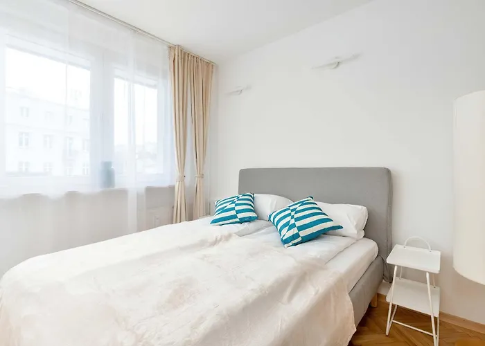 Apartament Bright For 5 In Center By Renters