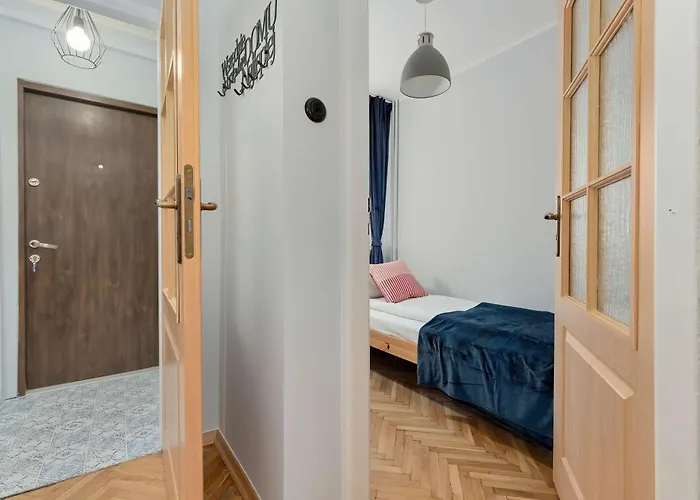 Apartament Bright For 5 In Center By Renters